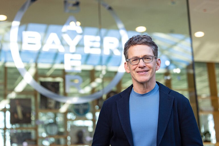 Bayer verlängert mit Bill Anderson