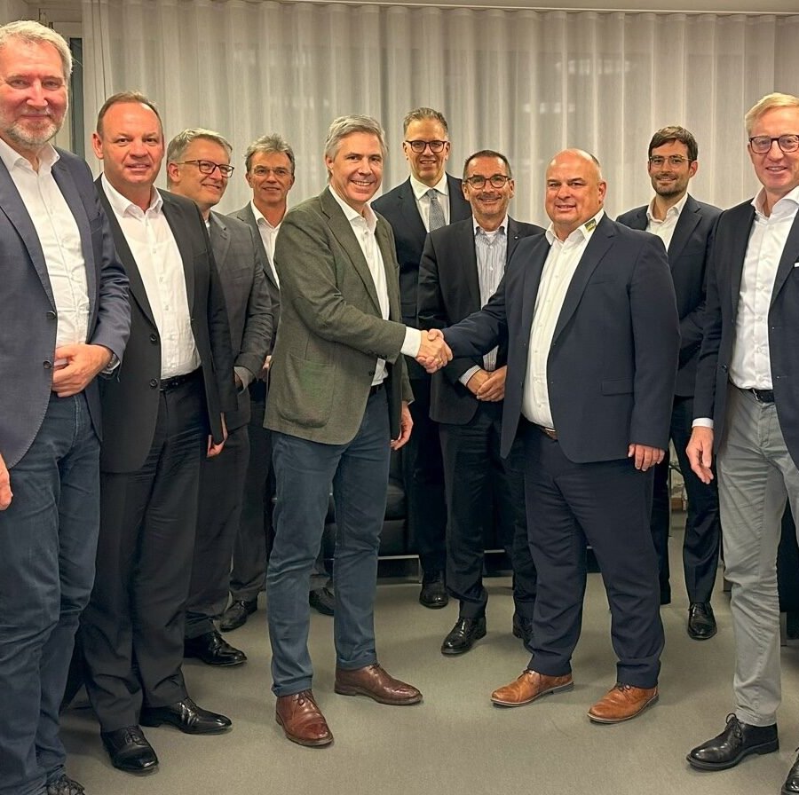 Uhlmann ergänzt Portfolio um Robotik und Automatisierung